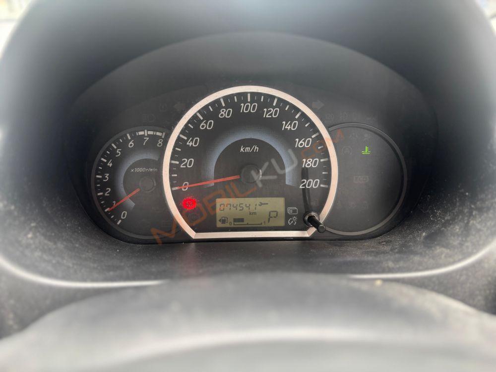 Mobil Mitsubishi Mirage 2014