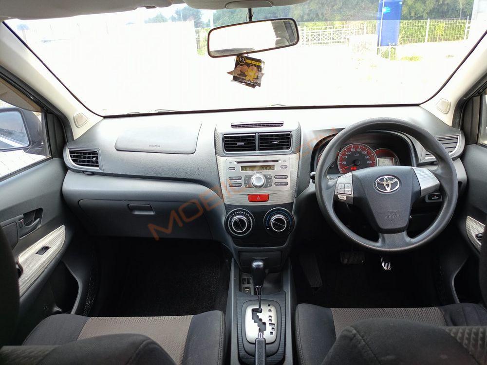 Mobil Toyota Avanza 2015