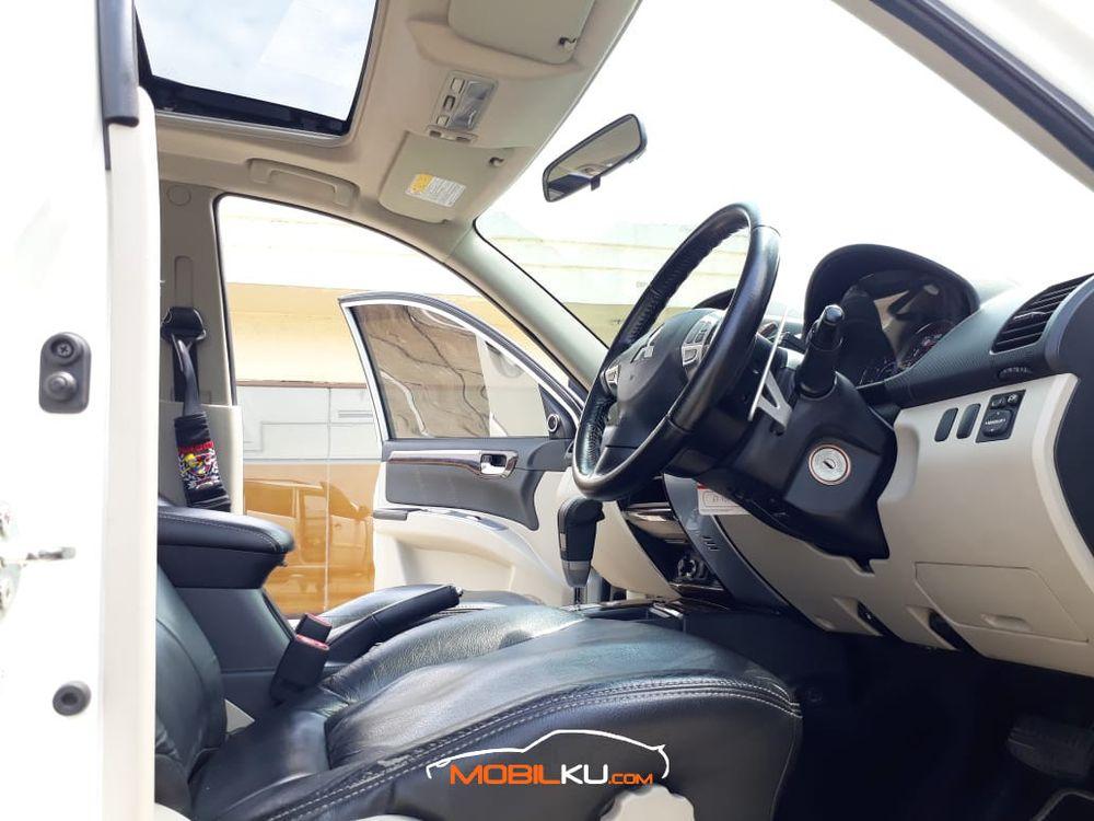 Mobil Mitsubishi Pajero Sport 2014