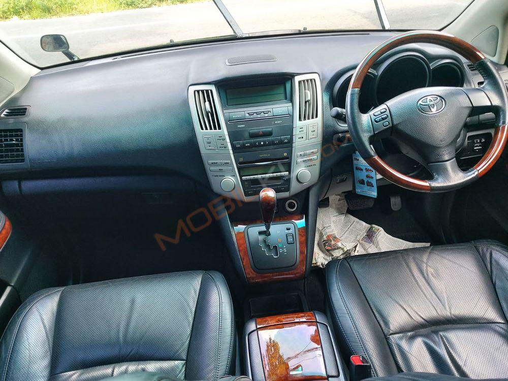 Mobil Toyota Harrier 2003