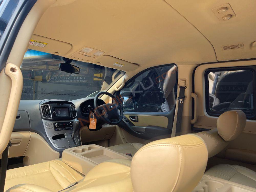 Mobil Hyundai H-1 2017