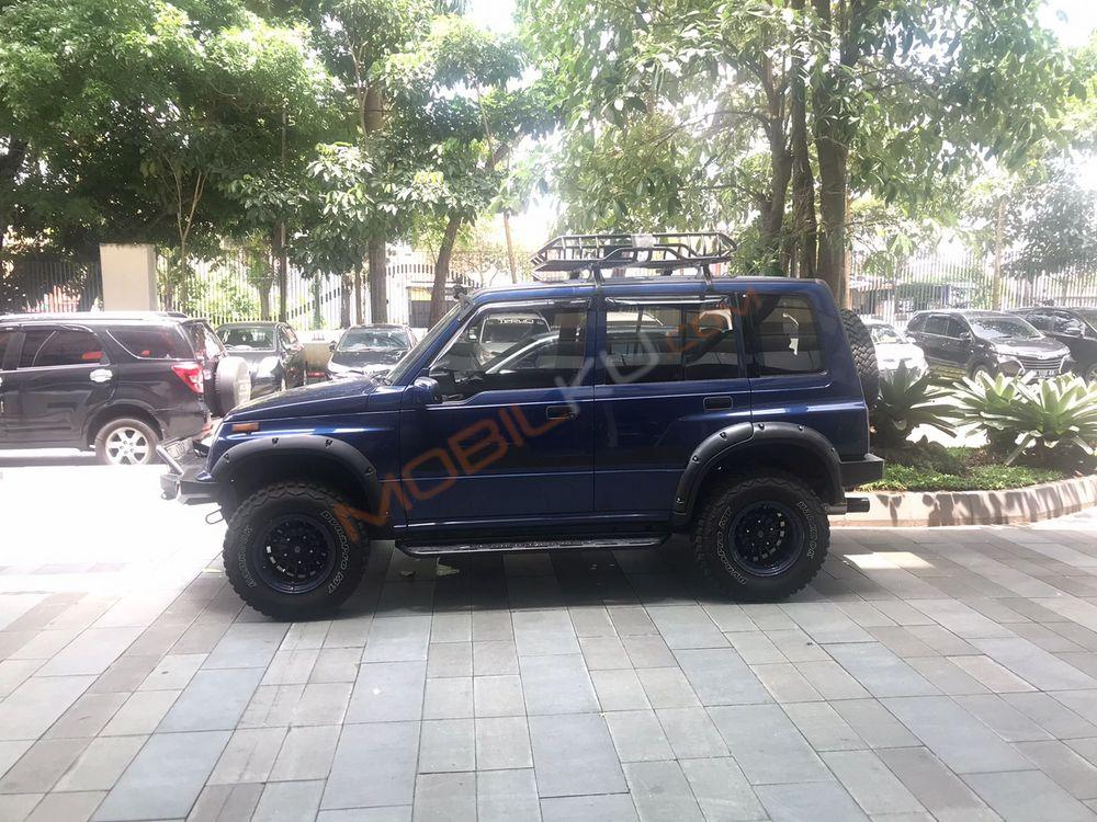 Mobil Suzuki Sidekick 2000