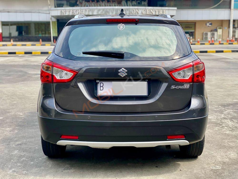 Mobil Suzuki SX4 2017