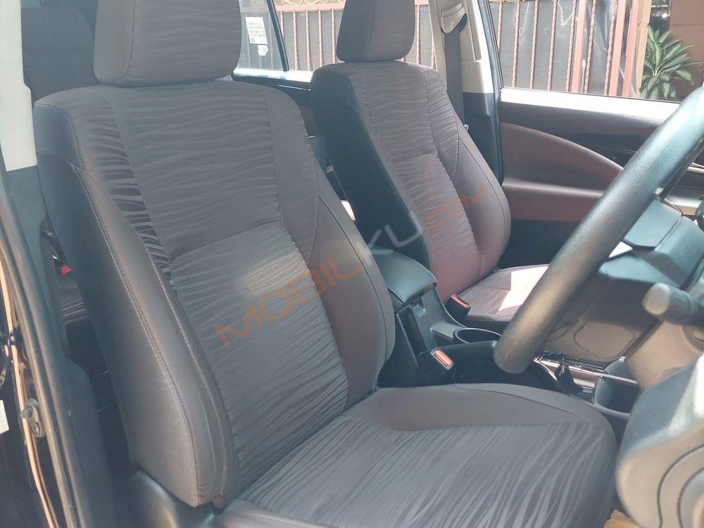 Mobil Toyota Kijang Innova 2022