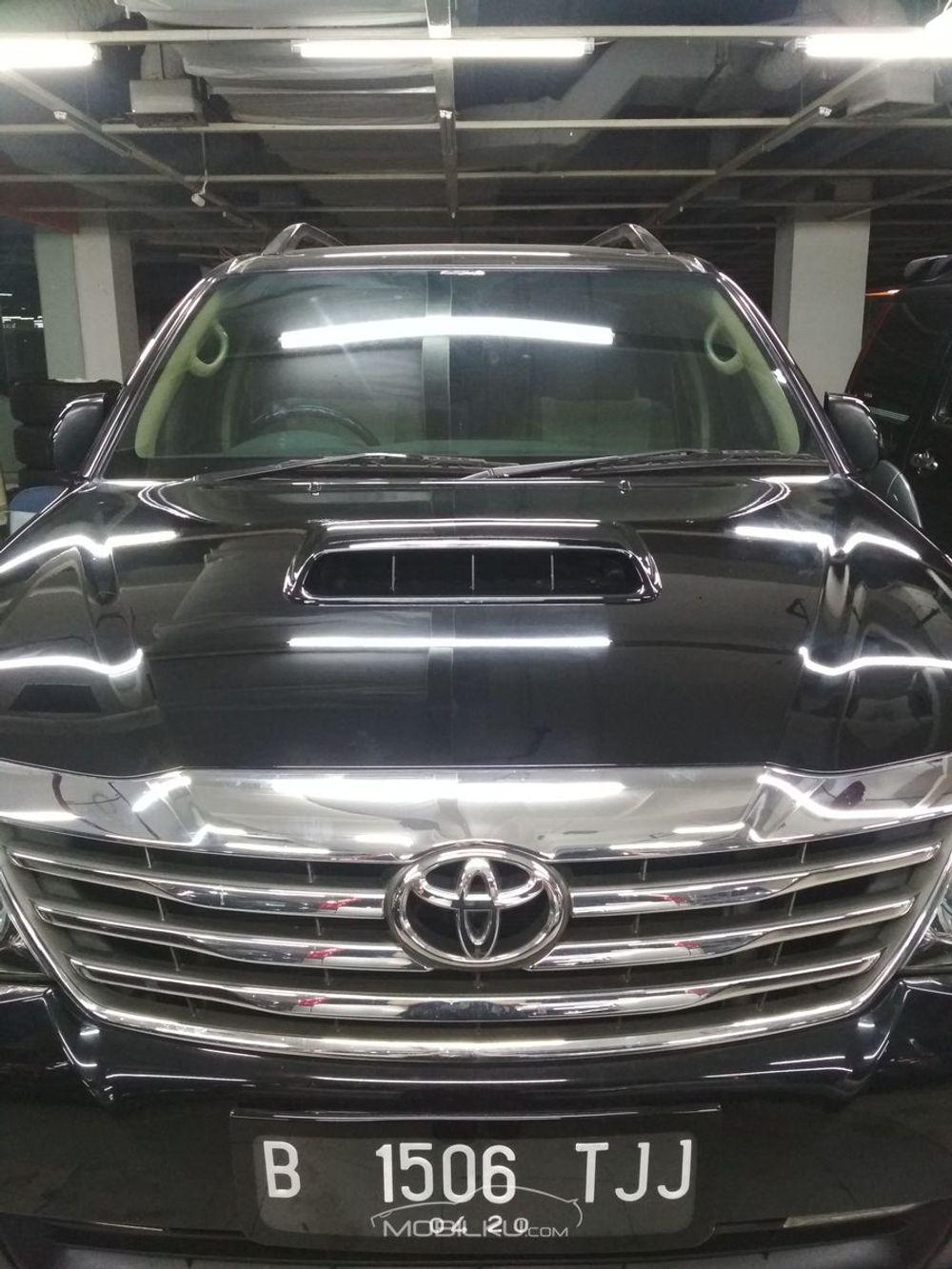 Mobil Toyota Fortuner 2015