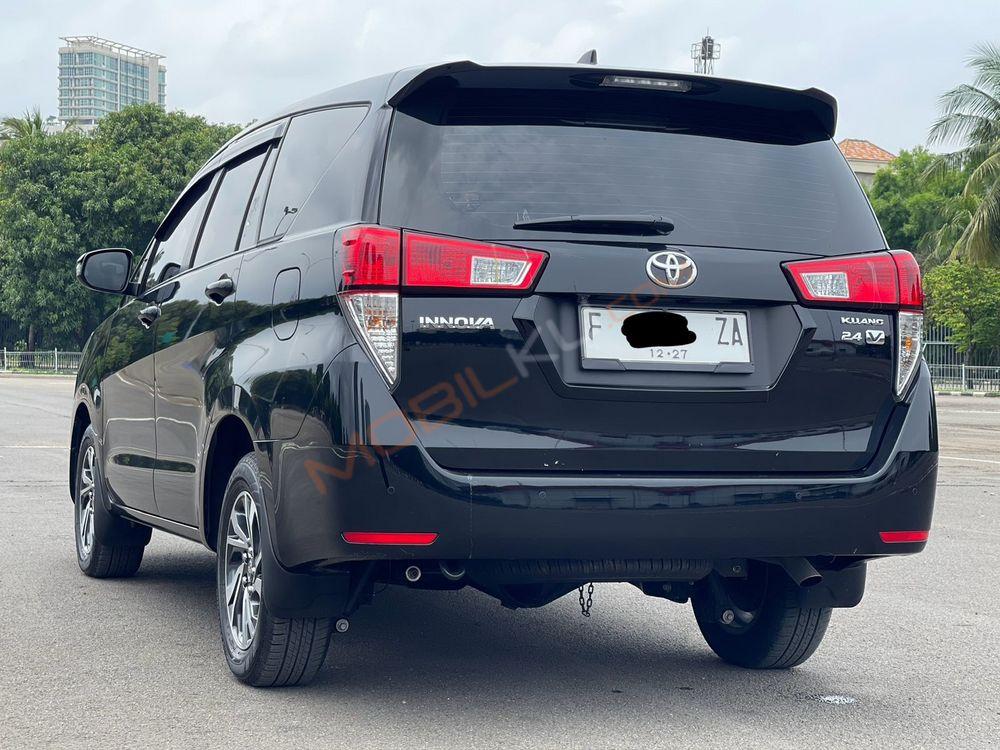 Mobil Toyota Kijang Innova 2022