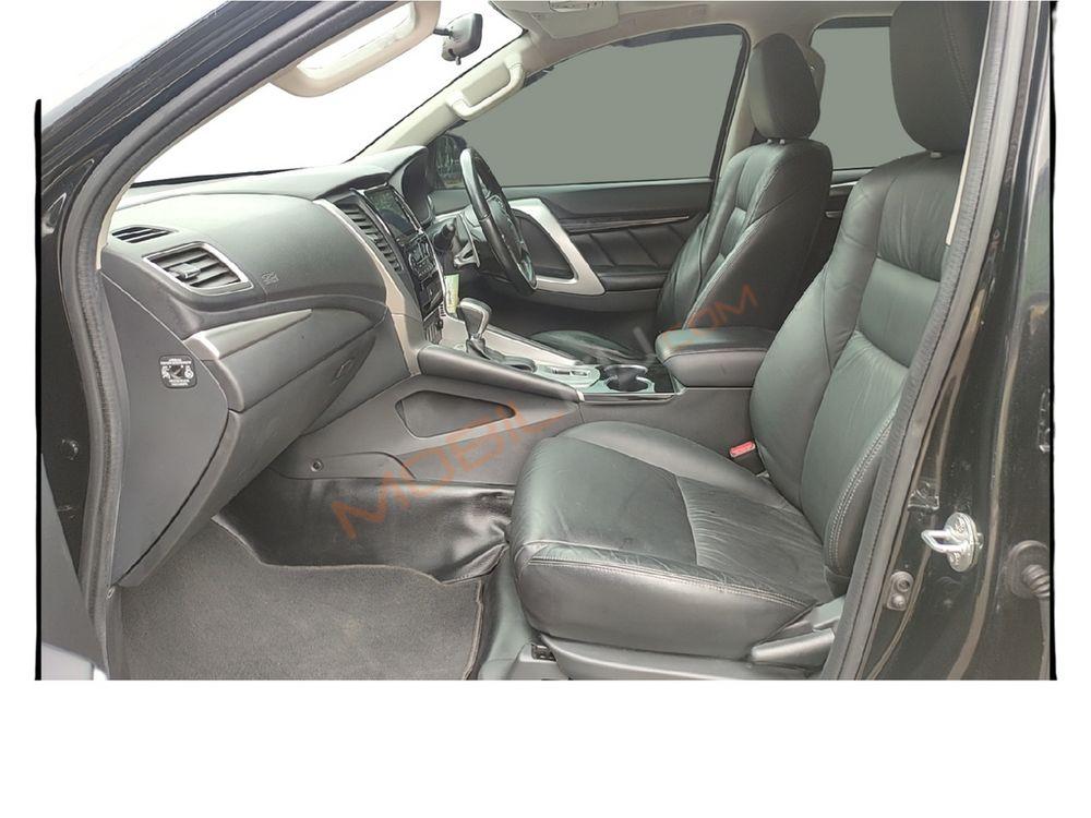 Mobil Mitsubishi Pajero Sport 2020