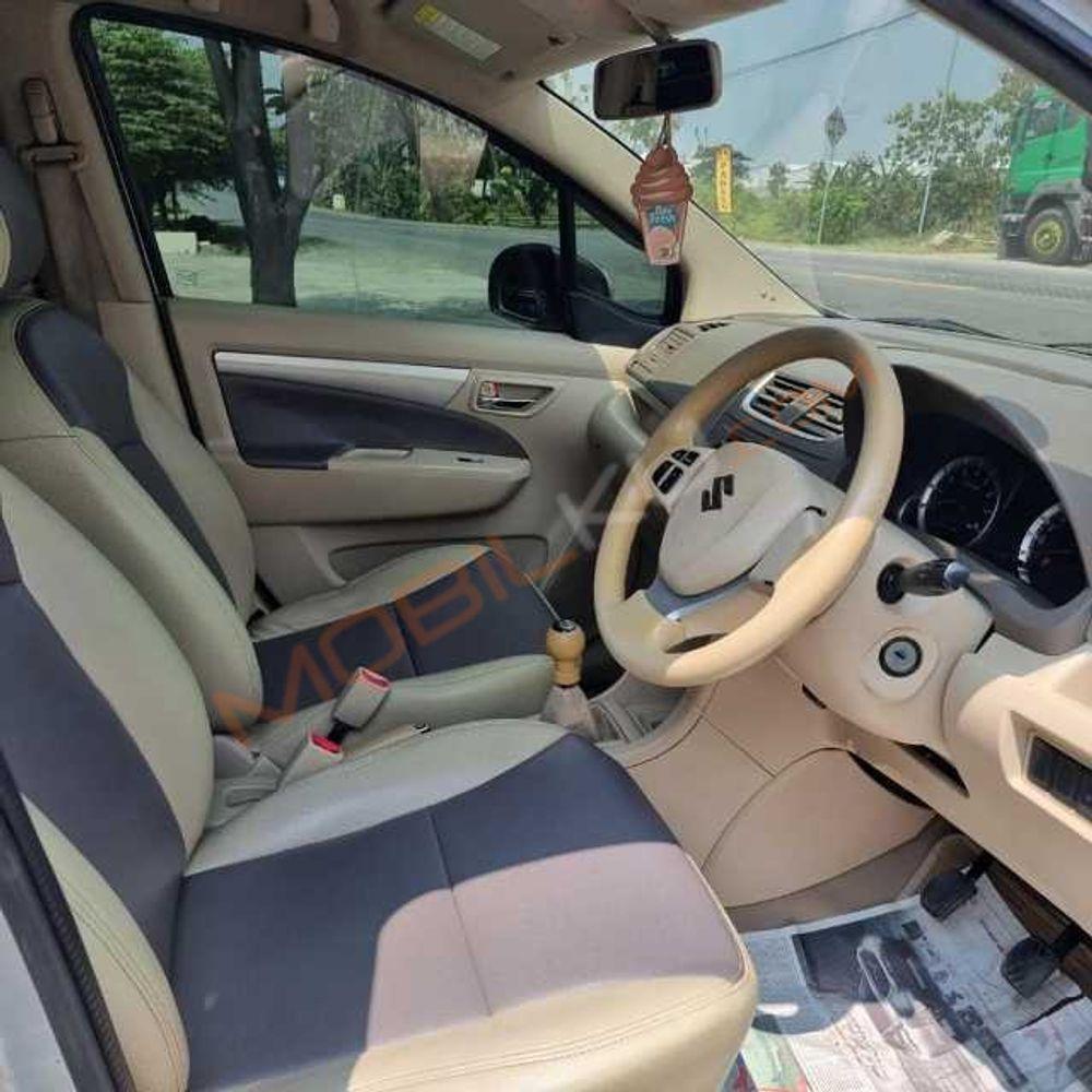 Mobil Suzuki Ertiga 2012