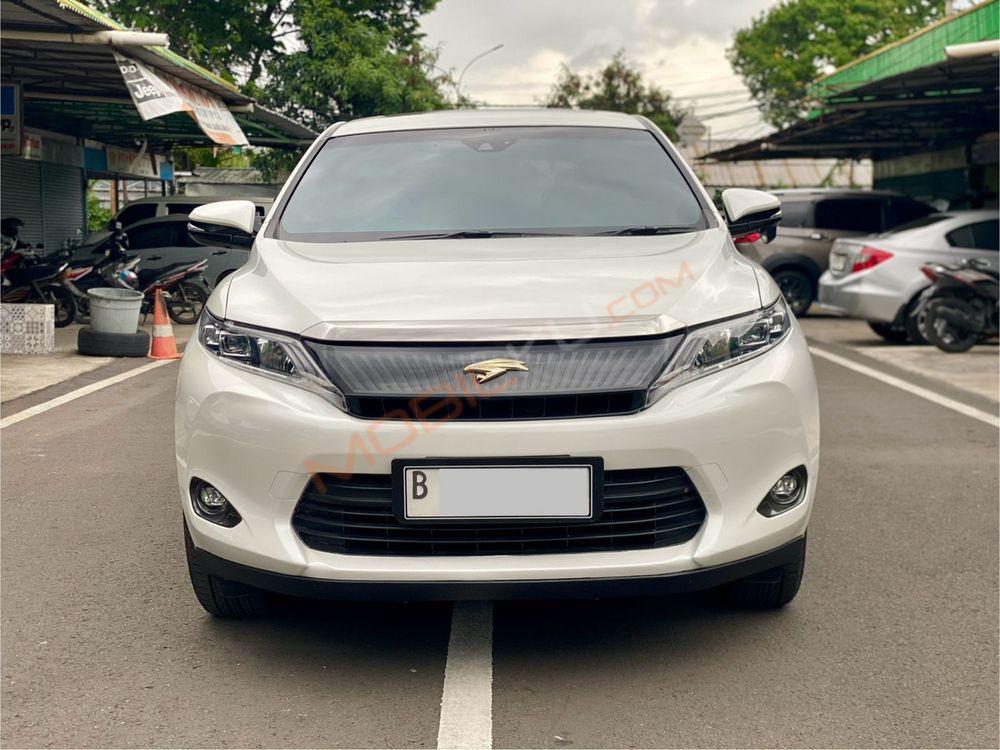 Mobil Toyota Harrier 2015