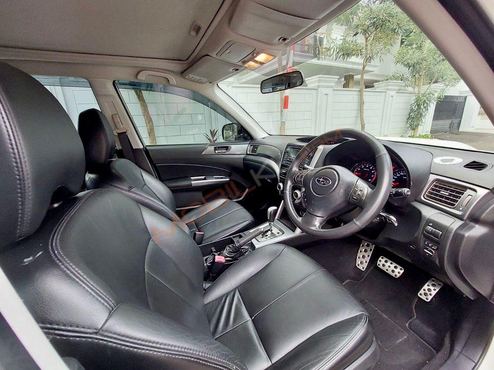 Mobil Subaru Forester 2012