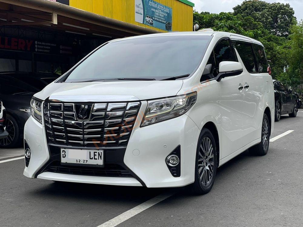 Mobil Toyota Alphard 2017