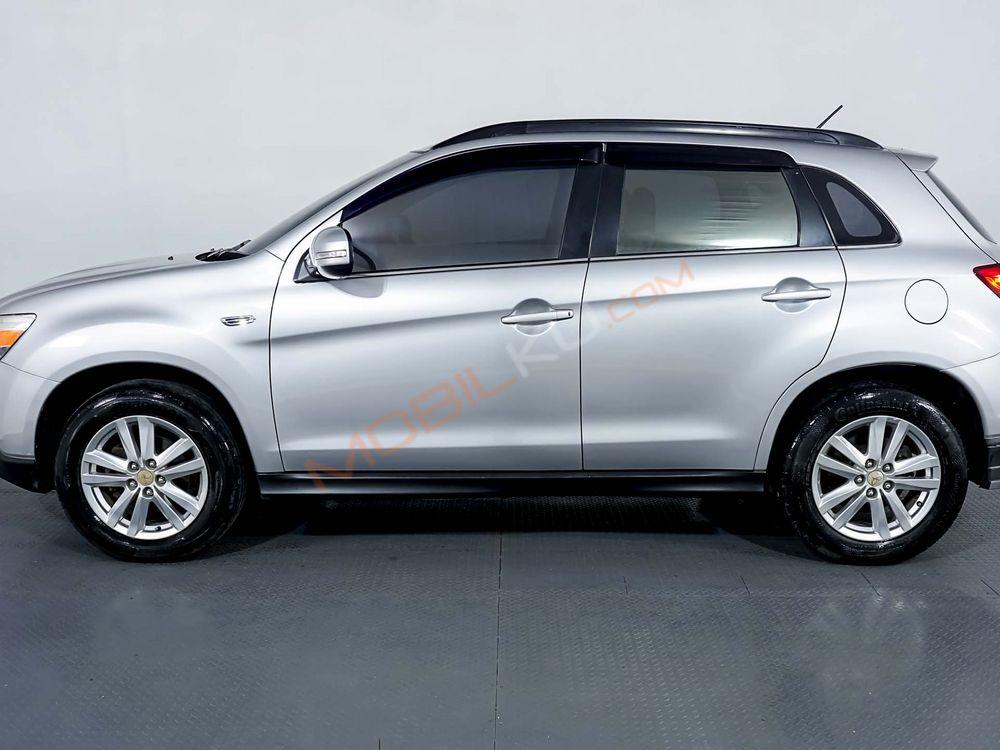 Mobil Mitsubishi Outlander Sport 2013