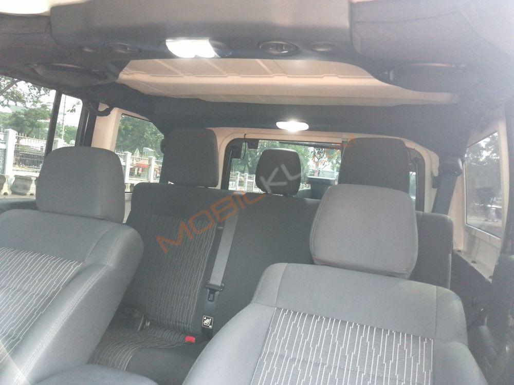Mobil Jeep Wrangler 2011