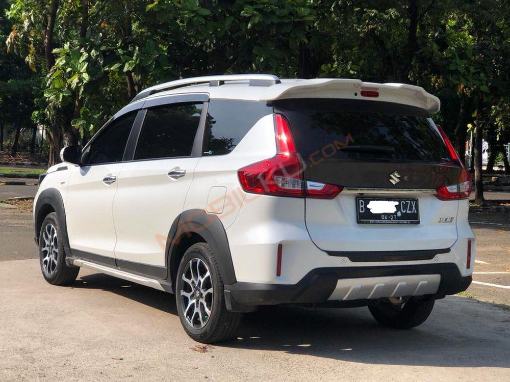 Mobil Suzuki XL7 2022