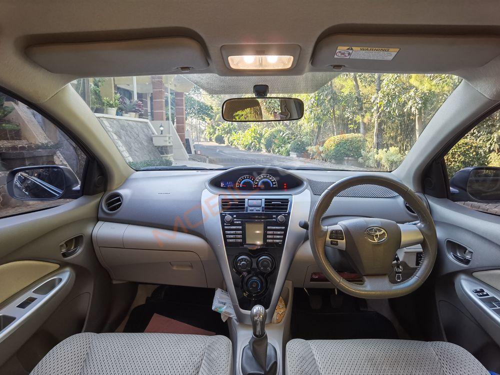 Mobil Toyota Vios 2011