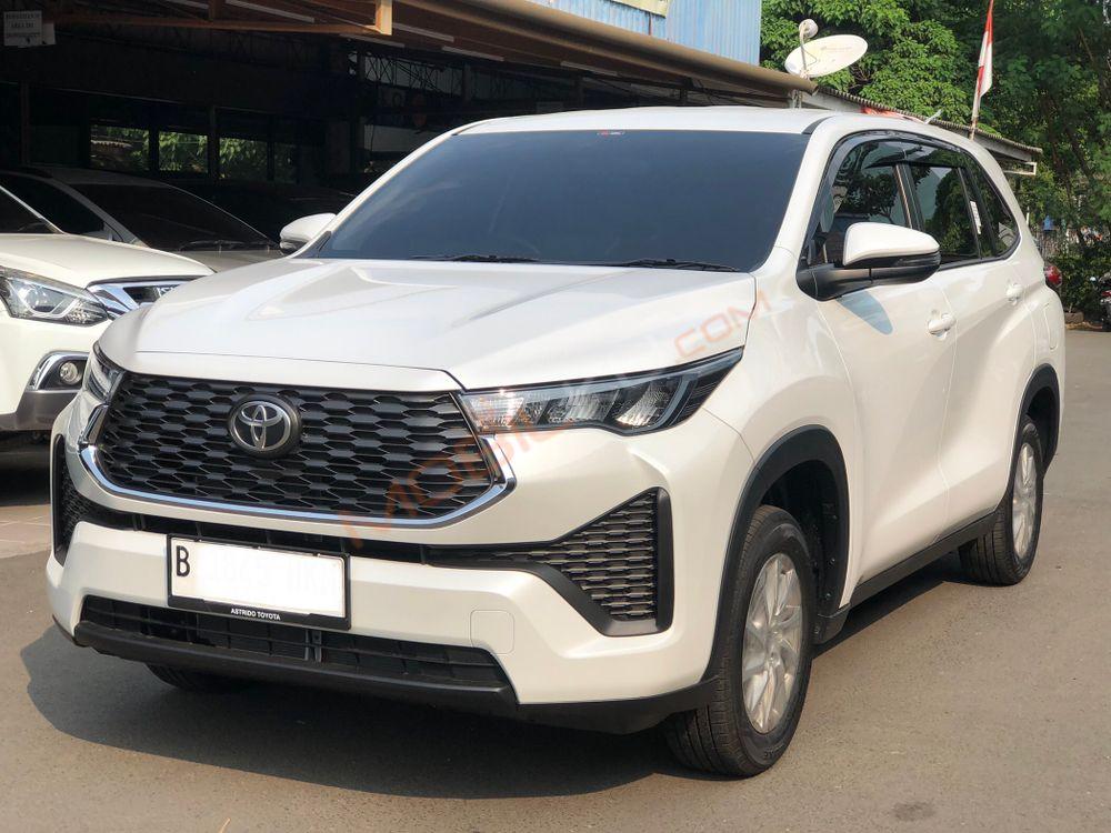 Mobil Toyota Kijang Innova Zenix 2023