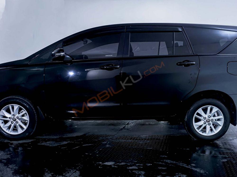 Mobil Toyota Kijang Innova 2020