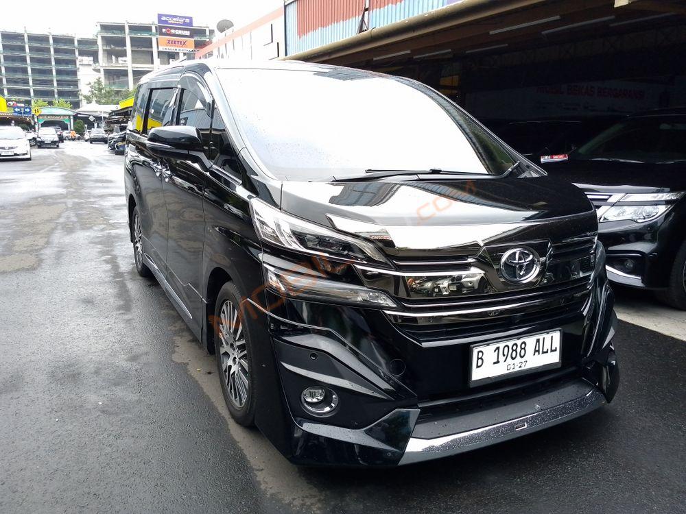 Mobil Toyota Alphard 2009