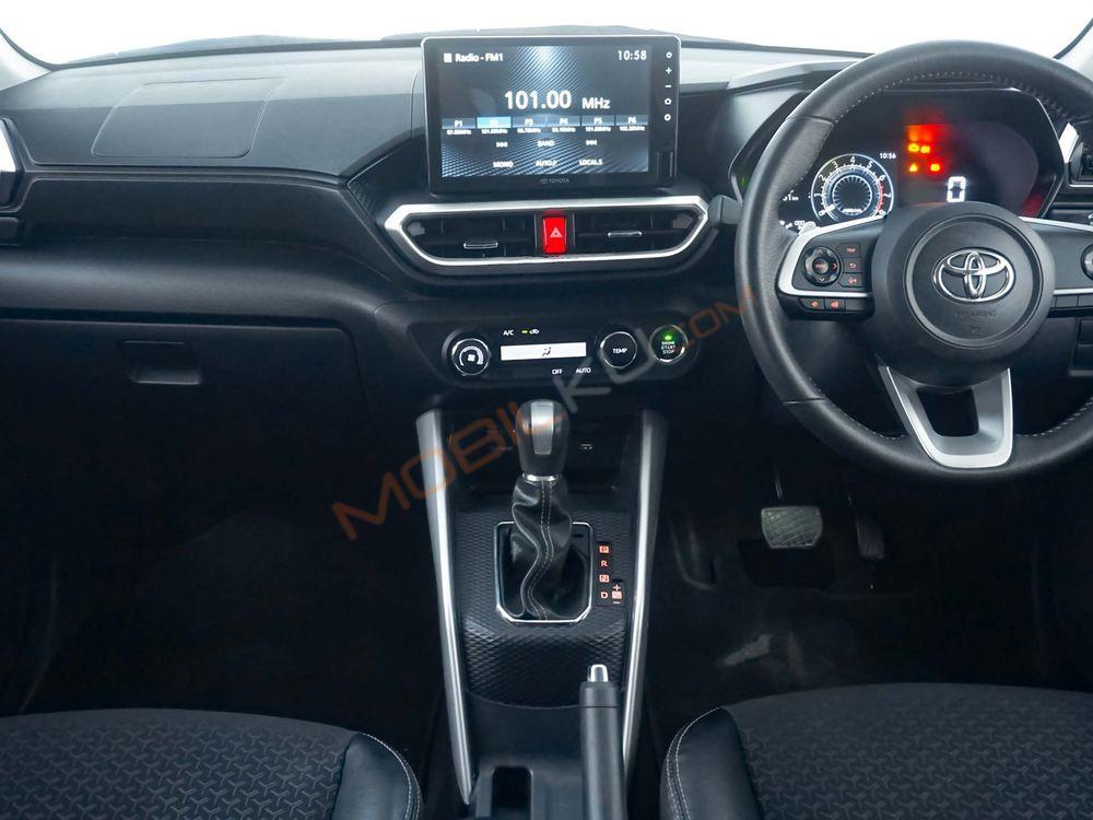 Mobil Toyota Raize 2021