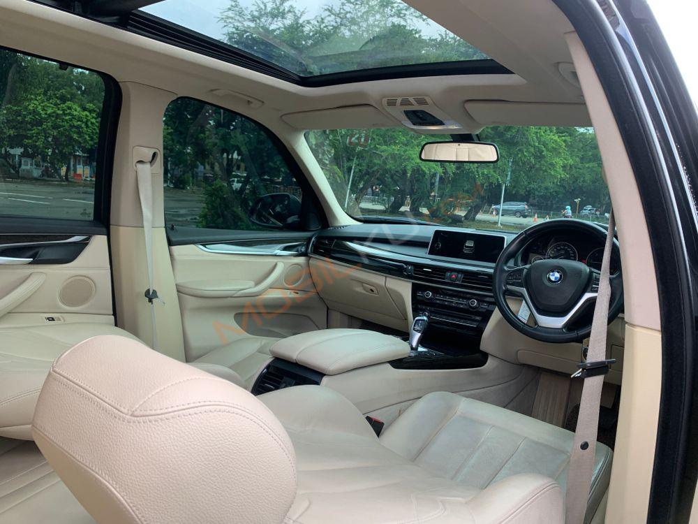 Mobil BMW X5 2015