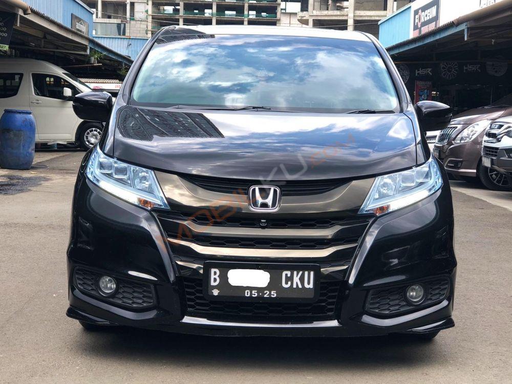 Mobil Honda Odyssey 2015