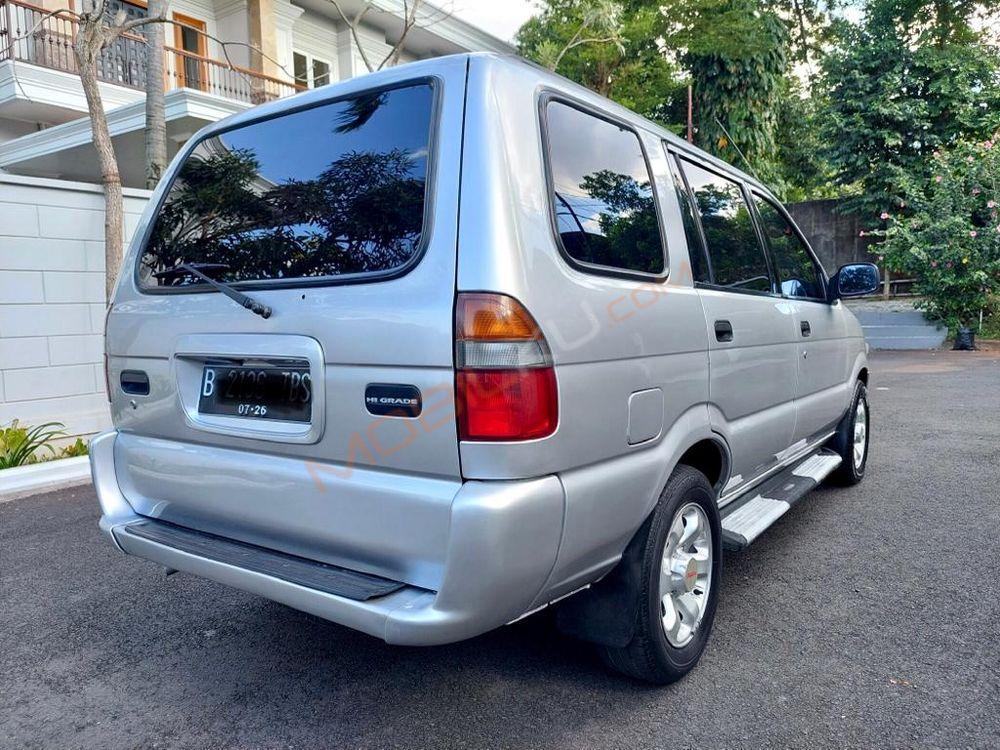 Mobil Isuzu Panther 2001