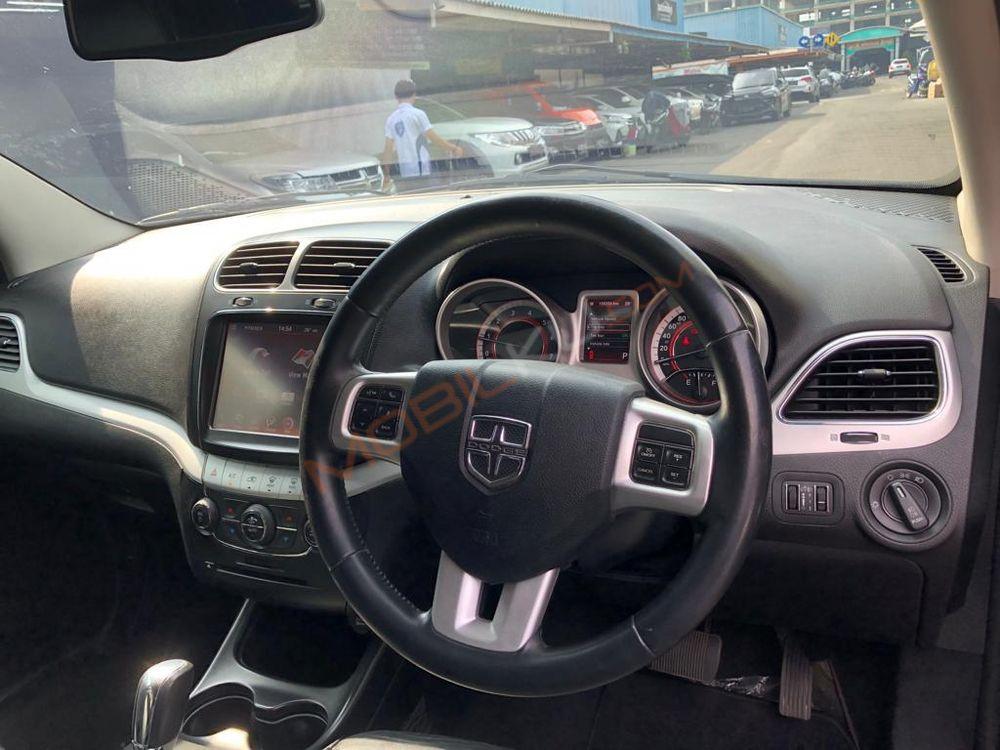 Mobil Dodge Journey 2014