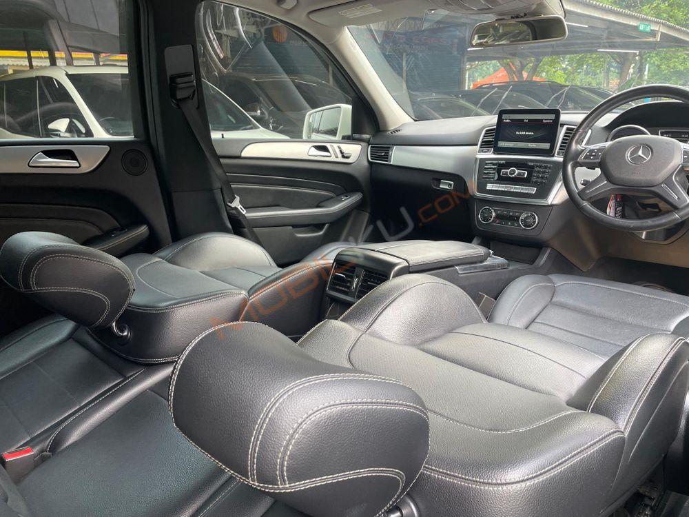 Mobil Mercedes-Benz ML 2013