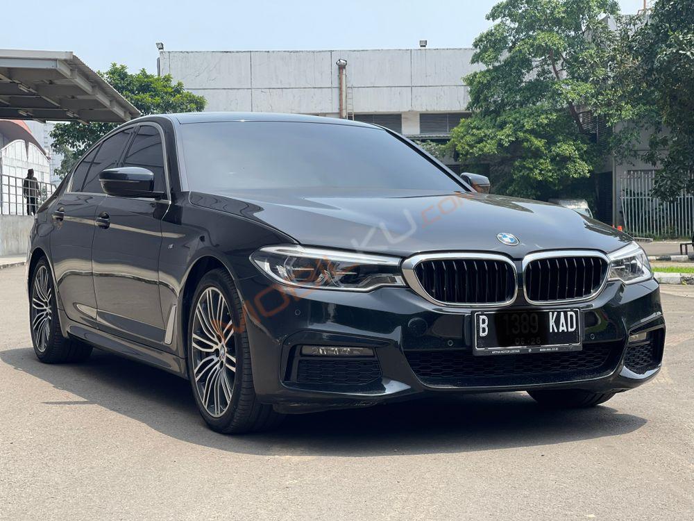Mobil BMW 5 Series 2020