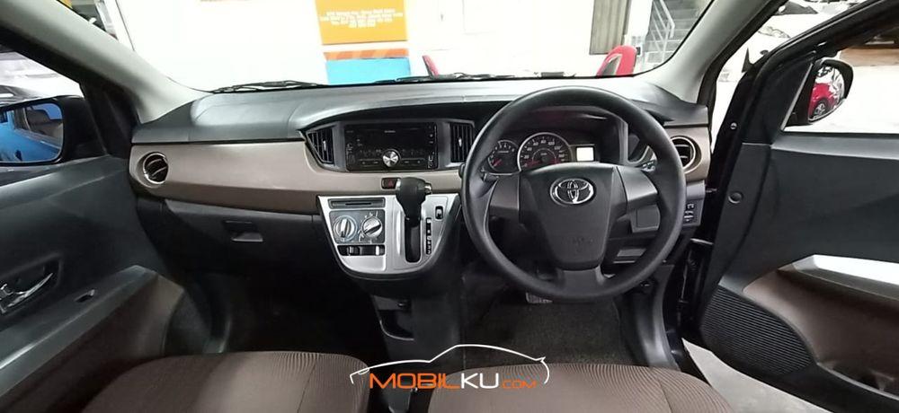 Mobil Toyota Calya 2018
