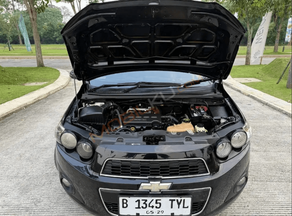 Mobil Chevrolet Aveo 2014