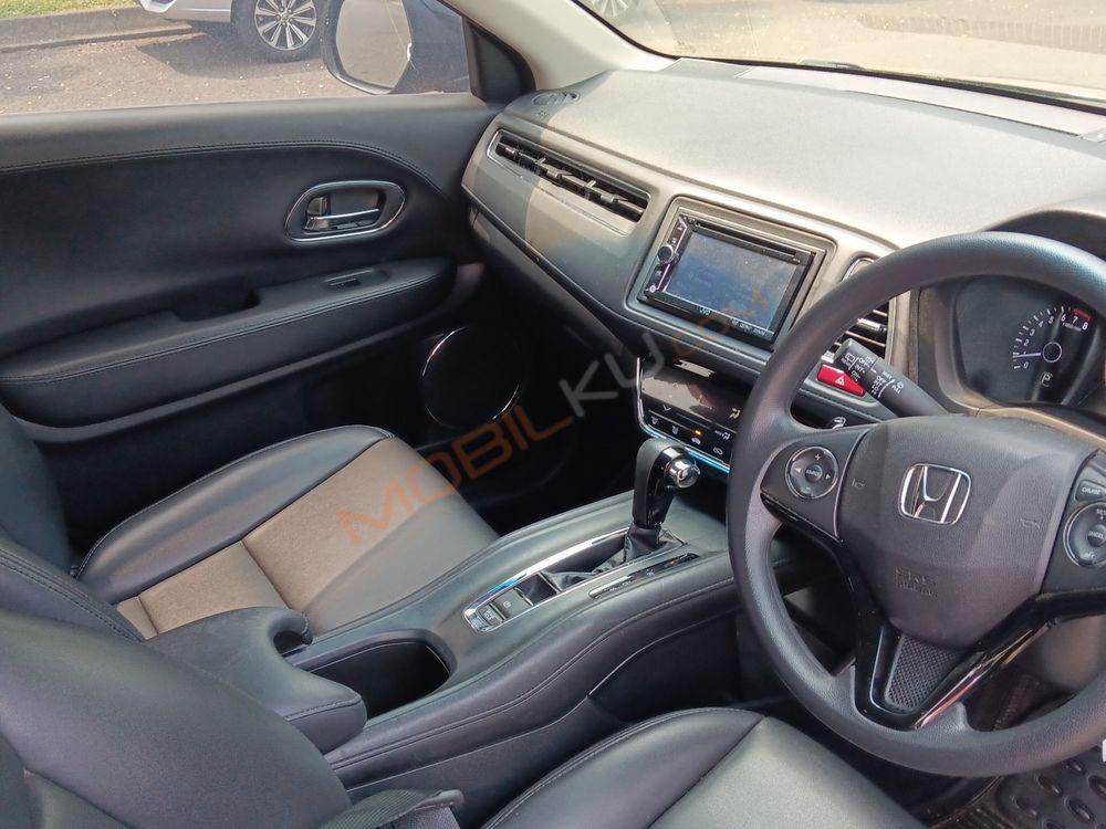 Mobil Honda HR-V 2015