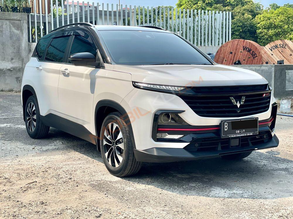 Mobil Wuling Almaz 2022
