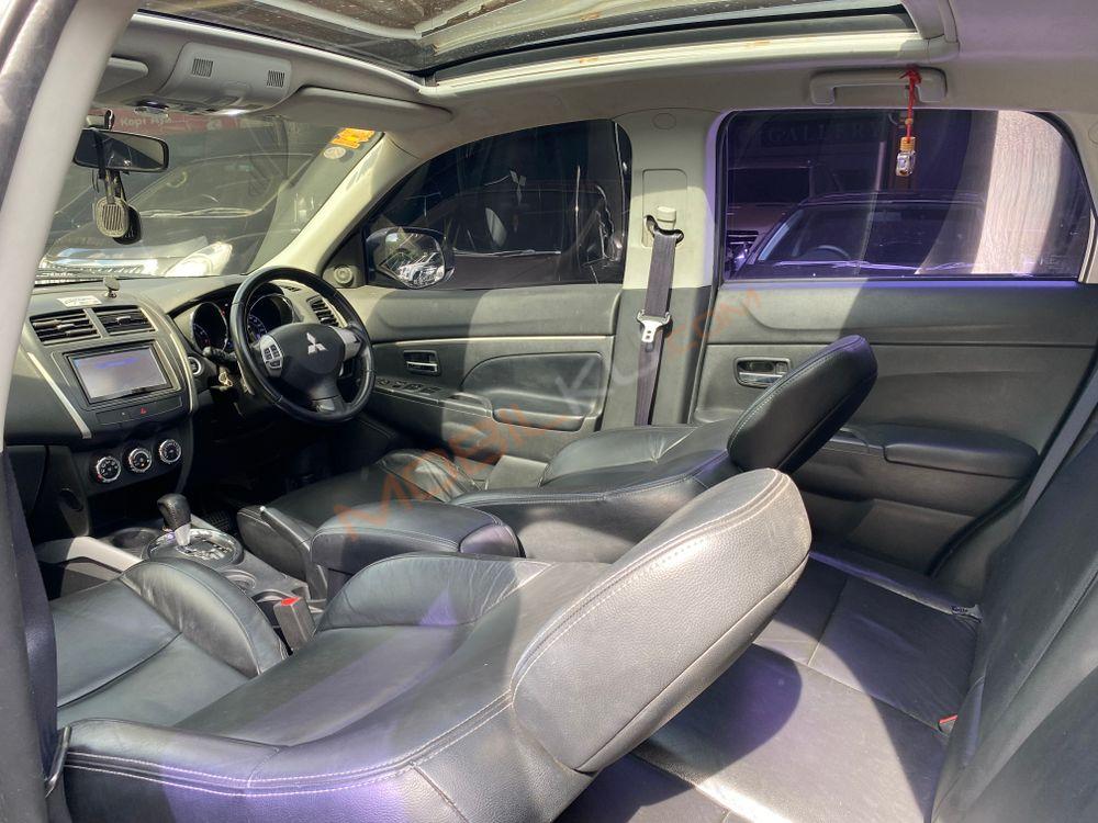 Mobil Mitsubishi Outlander Sport 2012