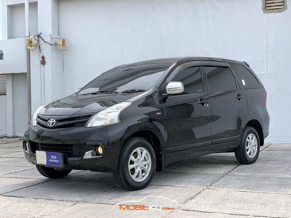 Mobil Toyota Avanza 2014