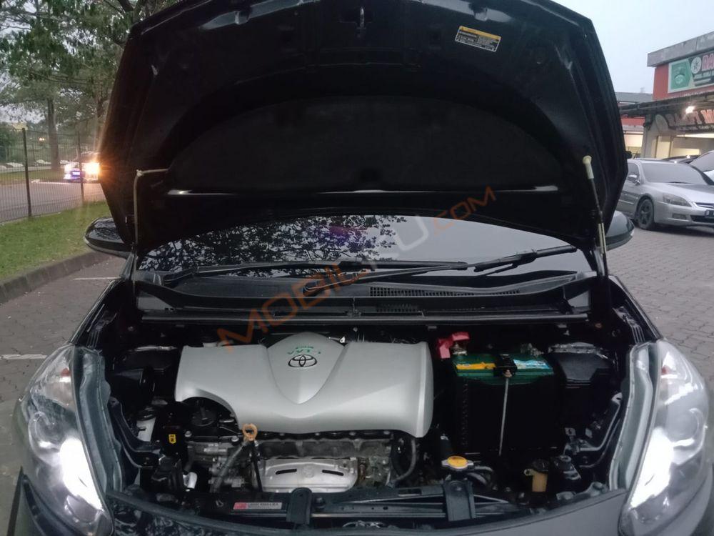 Mobil Toyota Sienta 2017