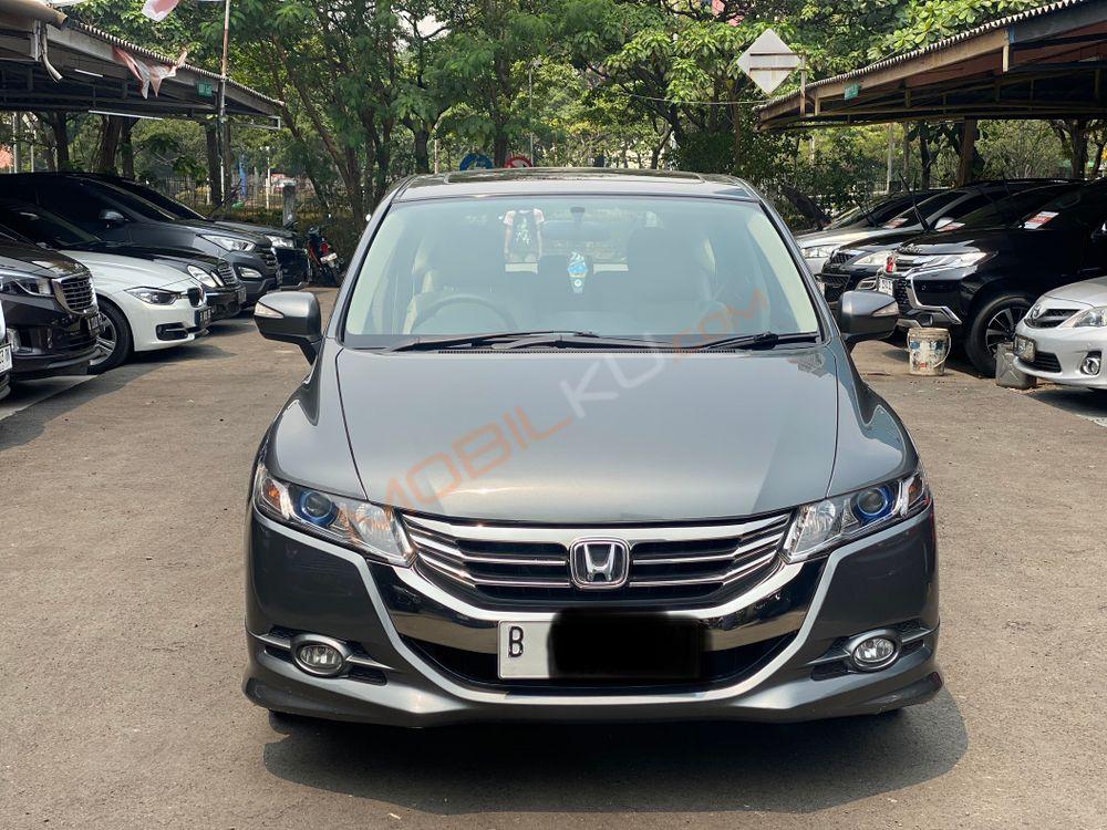 Mobil Honda Odyssey 2012
