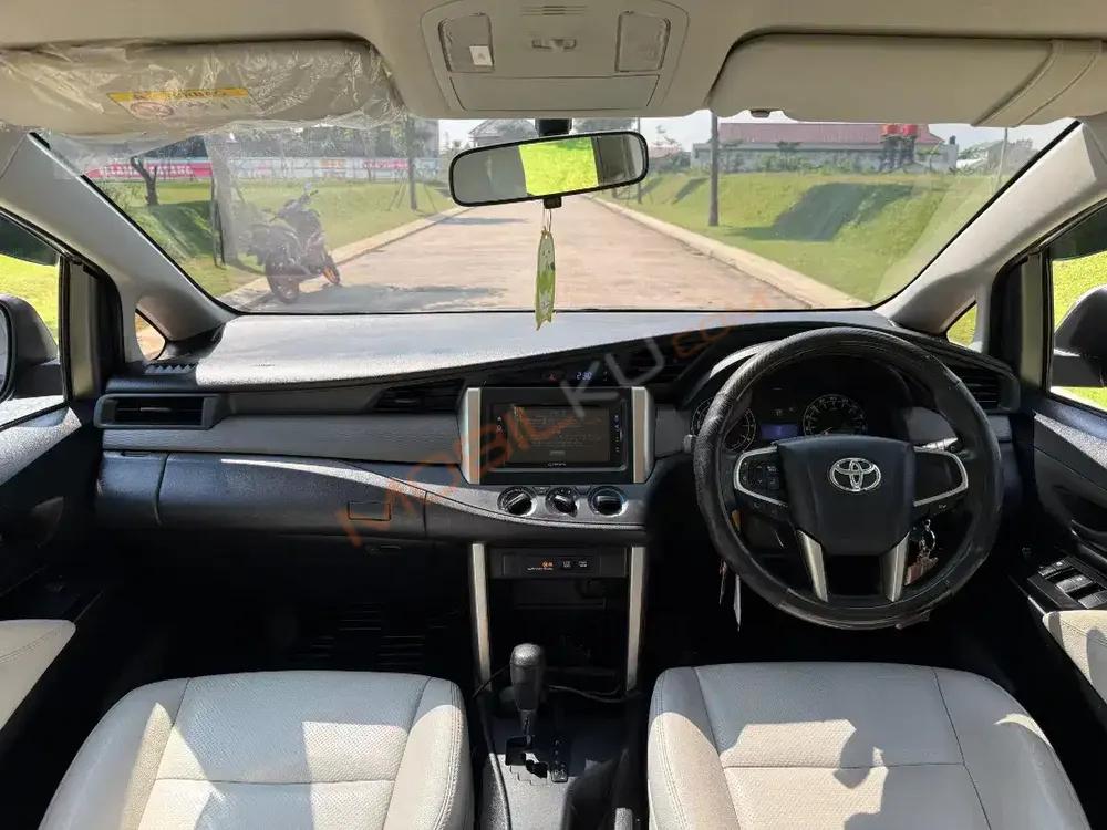 Mobil Toyota Kijang Innova 2018