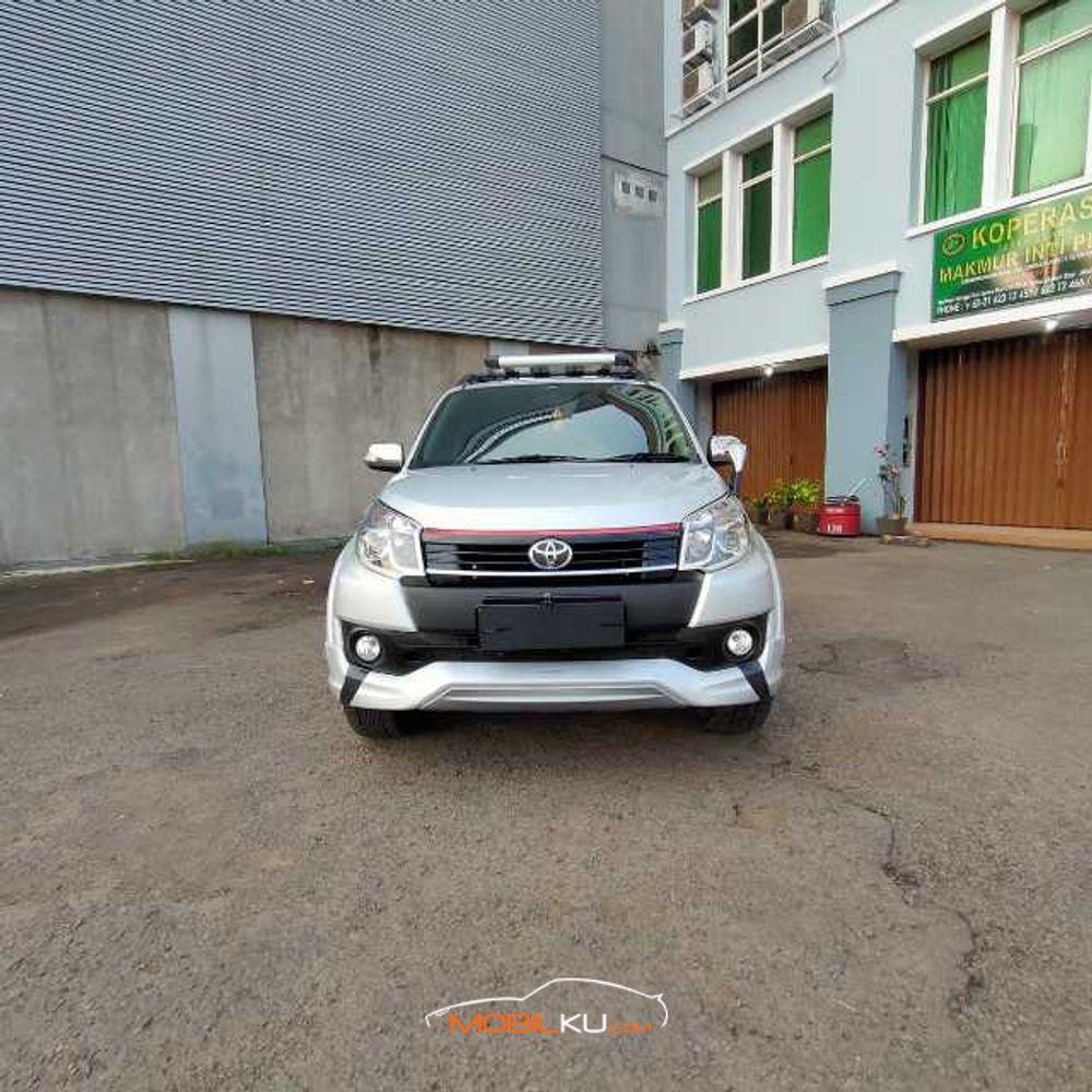 Mobil Toyota Rush 2016