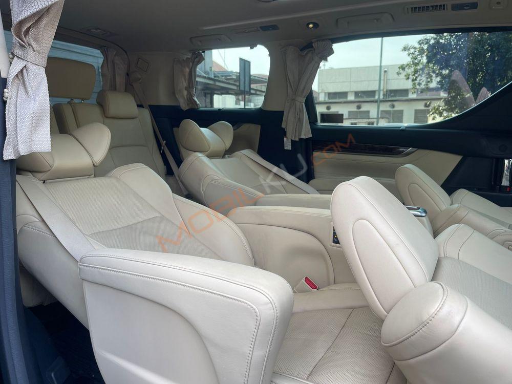 Mobil Toyota Alphard 2019