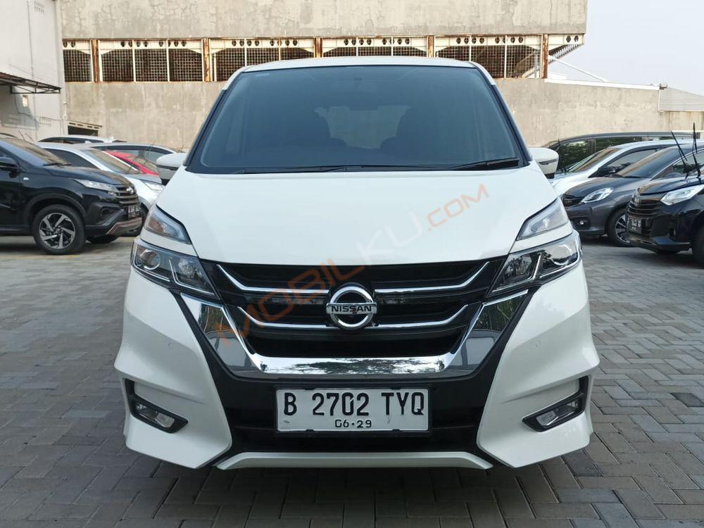Mobil Nissan Serena 2019