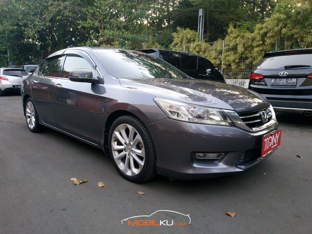 Mobil Honda Accord 2014