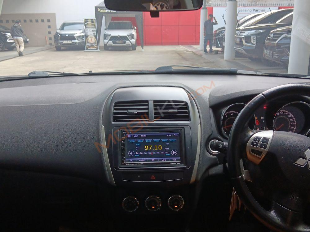 Mobil Mitsubishi Outlander Sport 2013