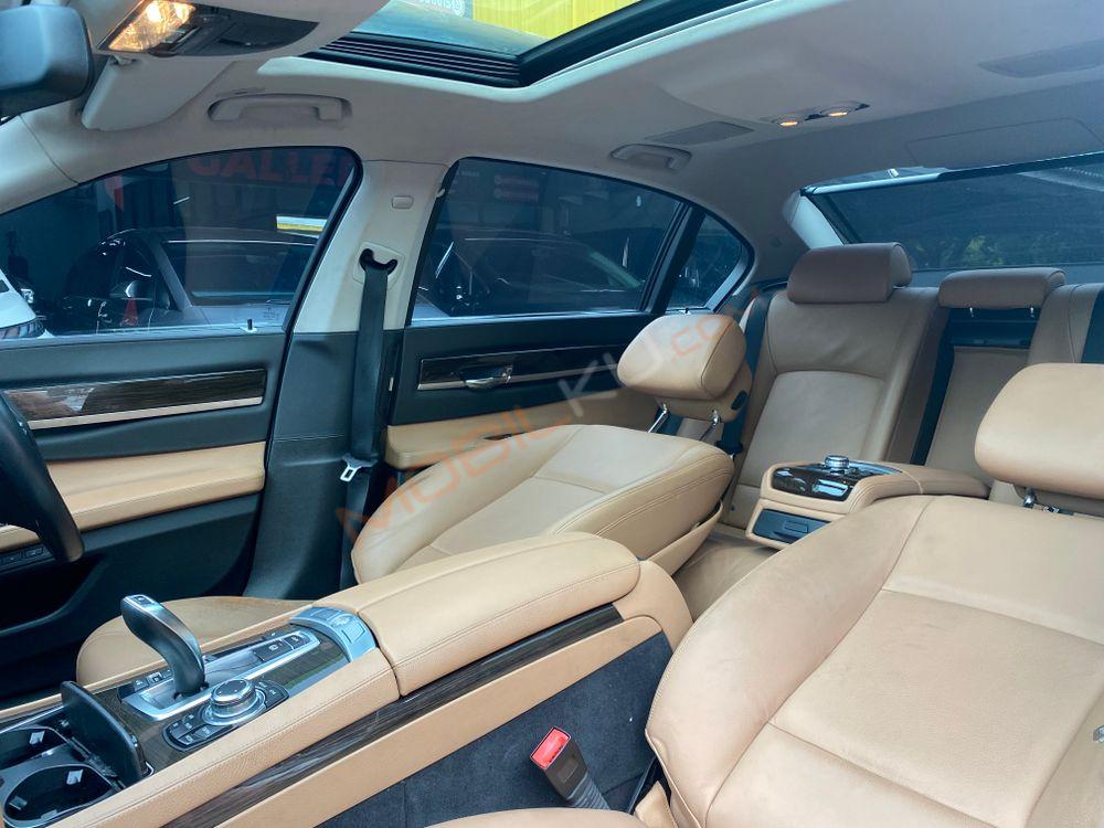 Mobil BMW 7 Series 2013