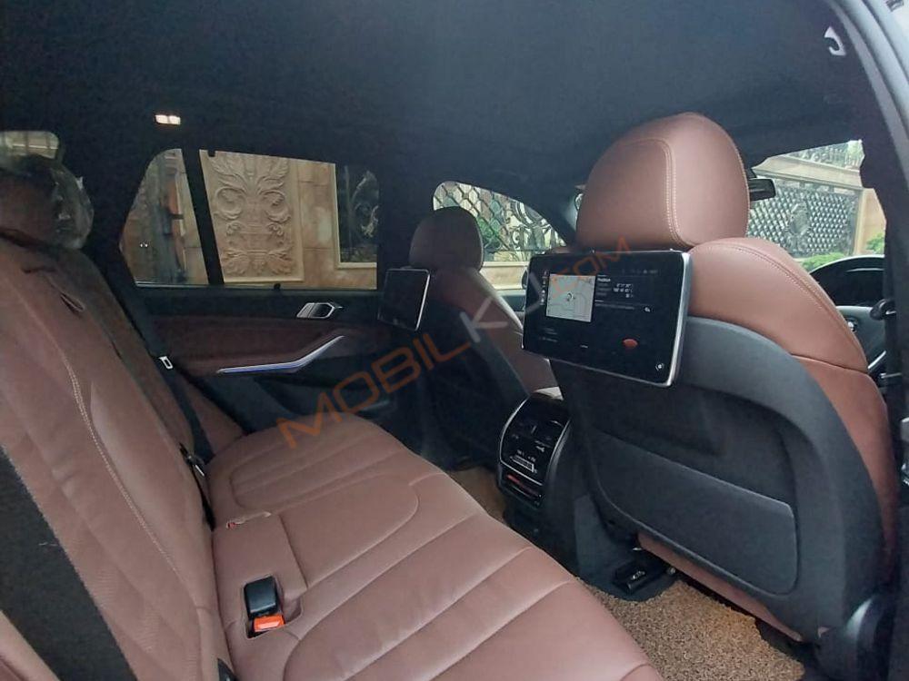 Mobil BMW X5 2020