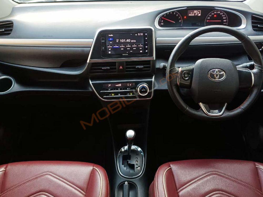 Mobil Toyota Sienta 2018