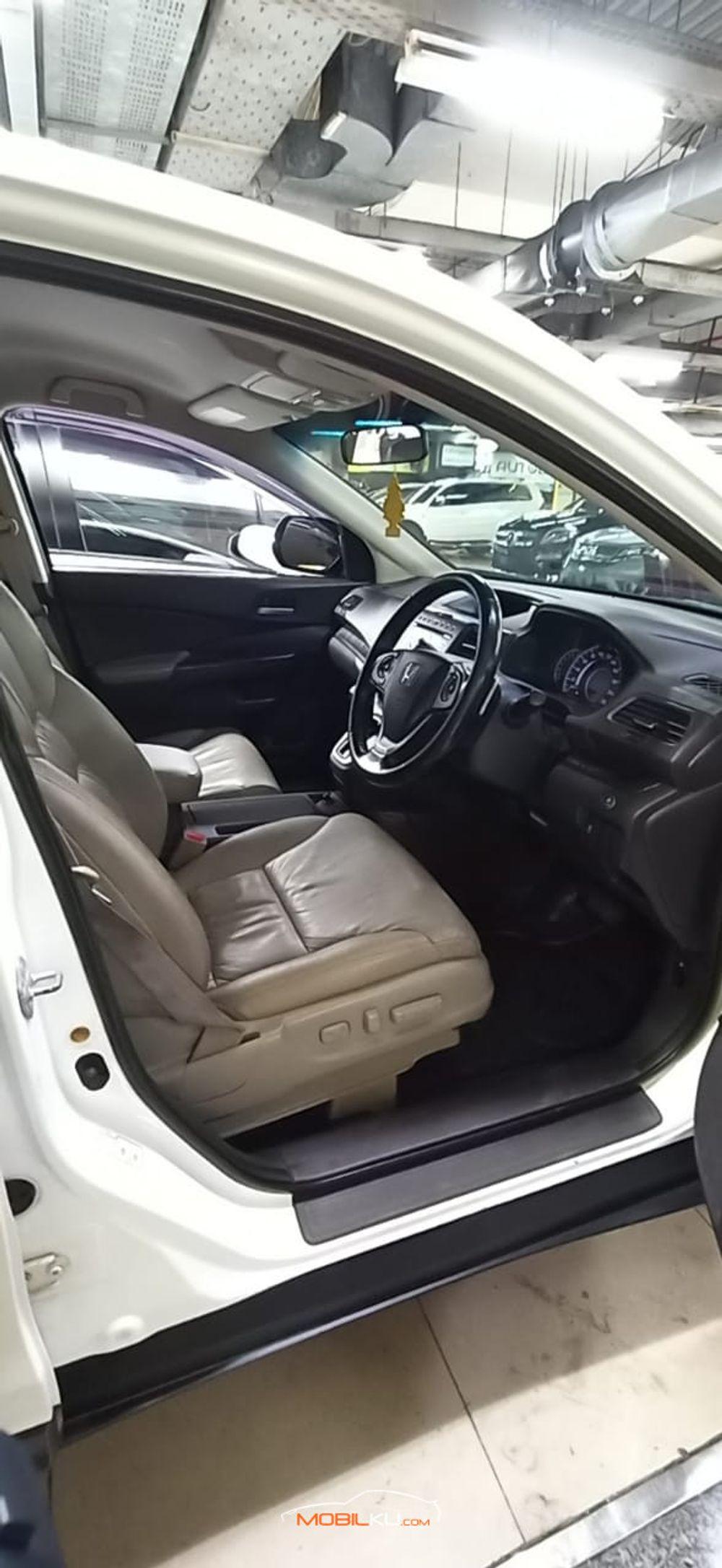 Mobil Honda CR-V 2012