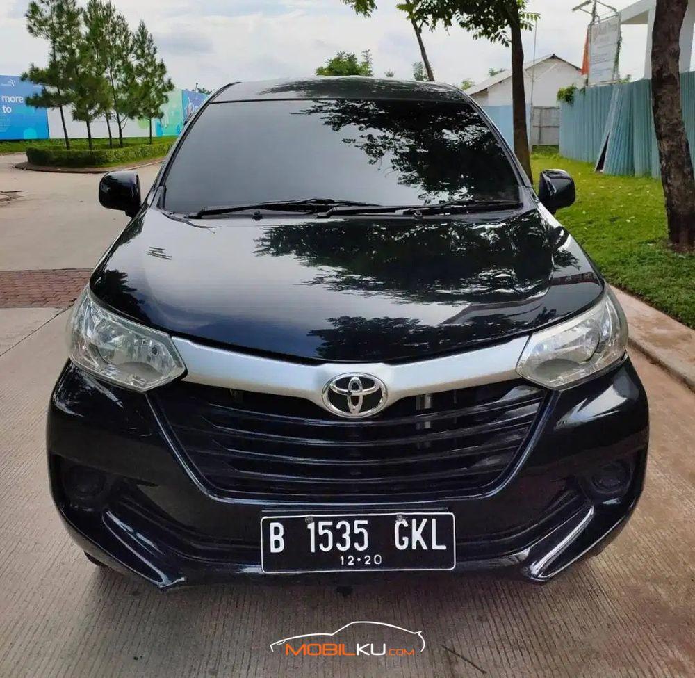 Mobil Toyota Avanza 2015