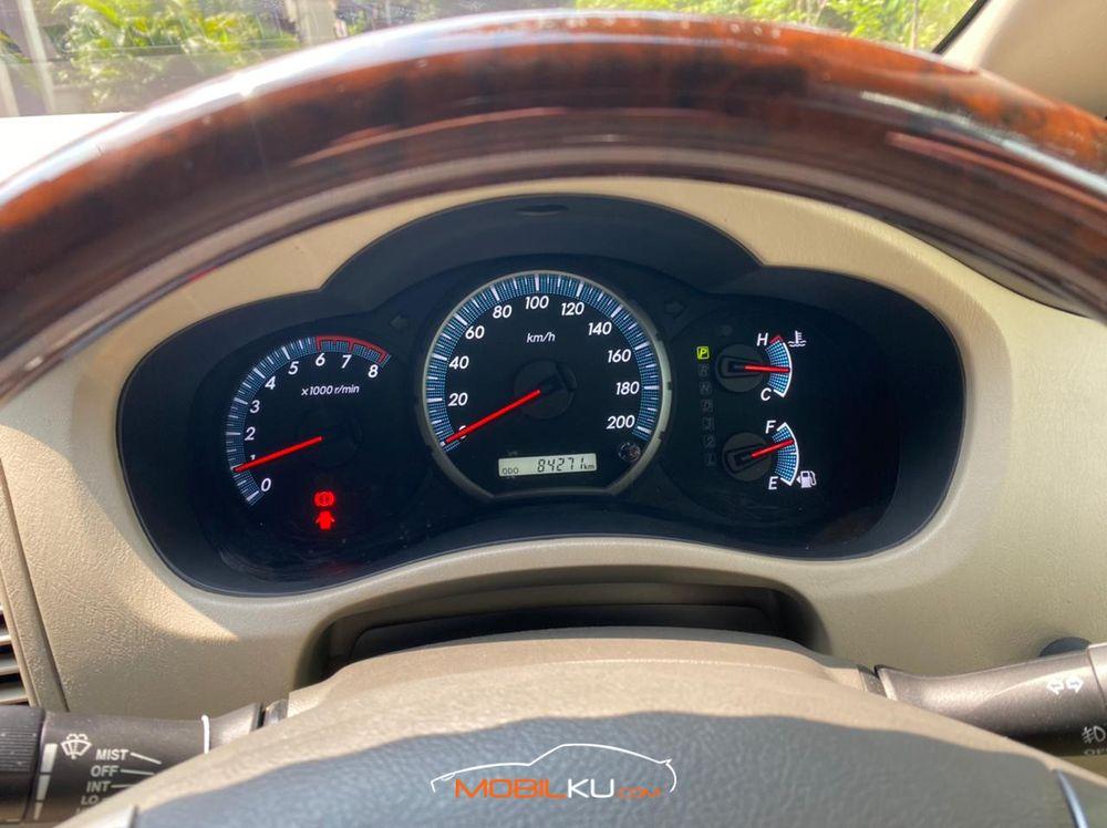 Mobil Toyota Kijang Innova 2014