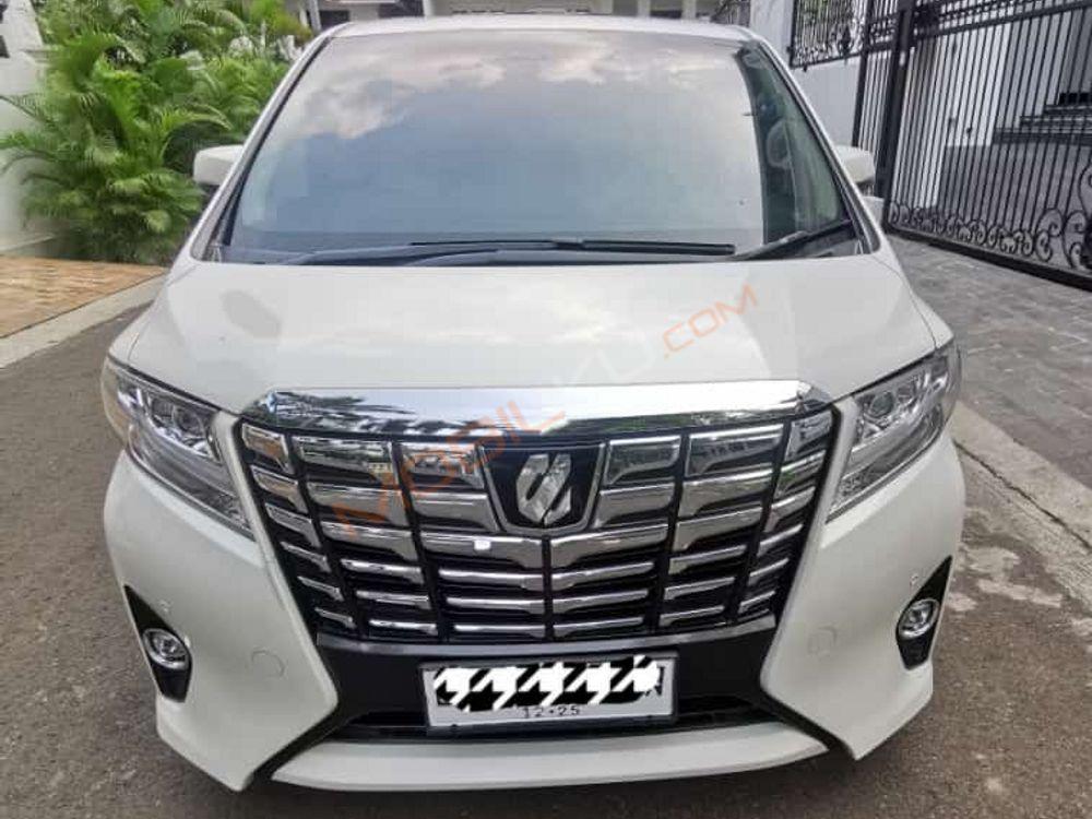 Mobil Toyota Alphard 2016
